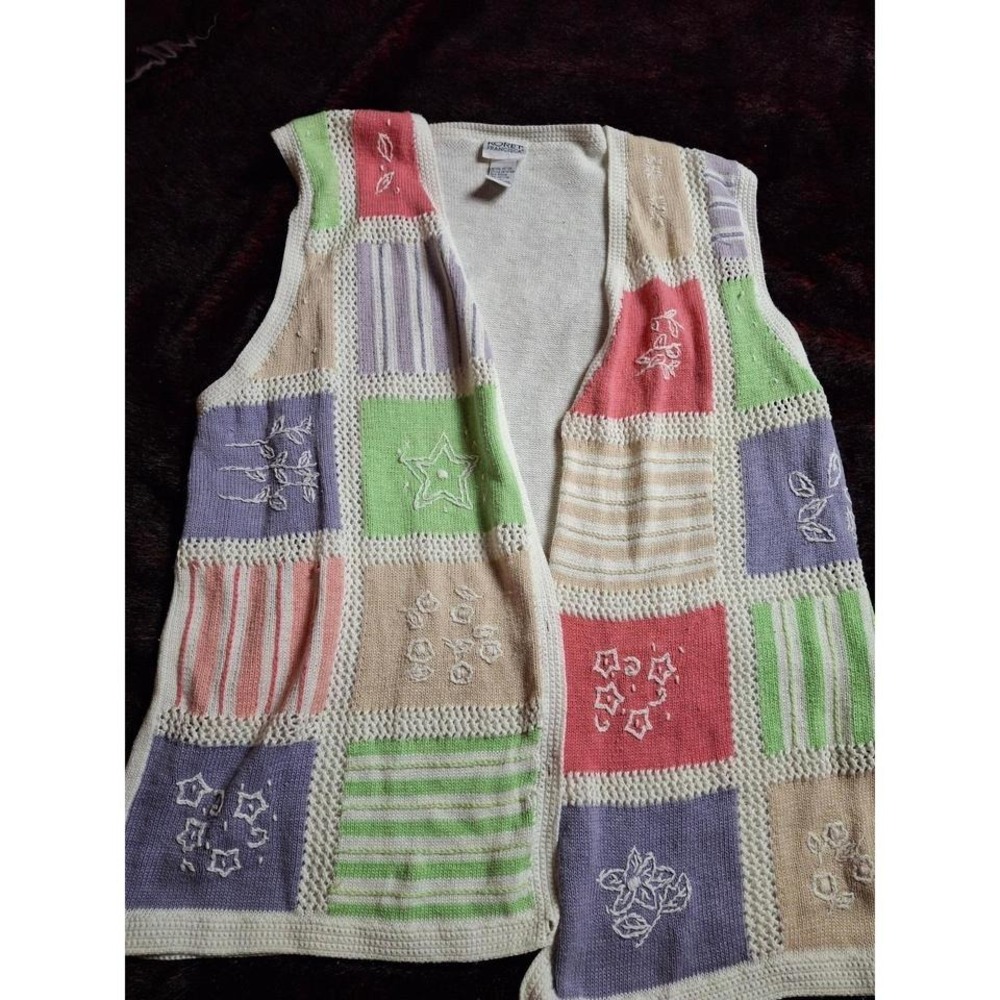 Womens‎ vest
